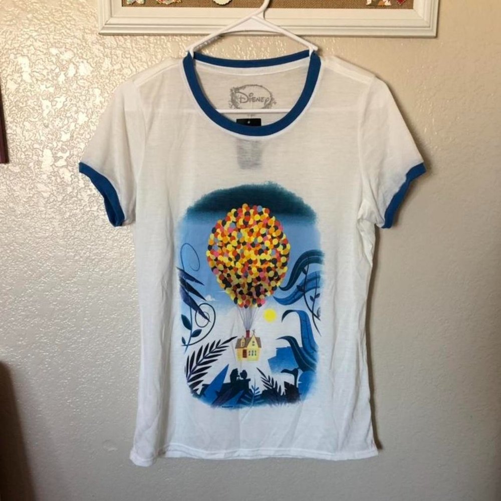 5/$25 👕 Brand new and never been worn Disney’s Up ringer tee!